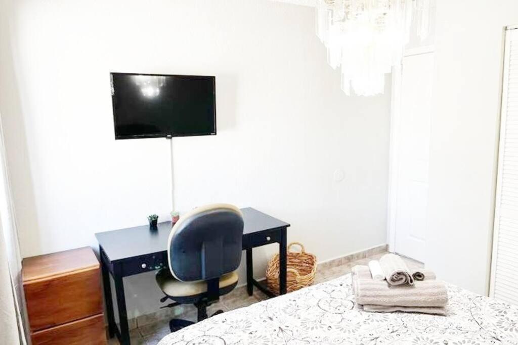 Amazing & Cozy Duplex Near Zoo Miami ! Villa Eksteriør bilde