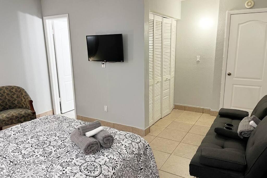 Amazing & Cozy Duplex Near Zoo Miami ! Villa Eksteriør bilde