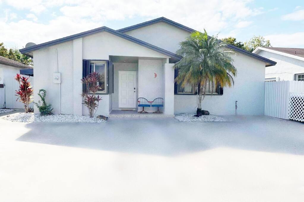 Amazing & Cozy Duplex Near Zoo Miami ! Villa Eksteriør bilde