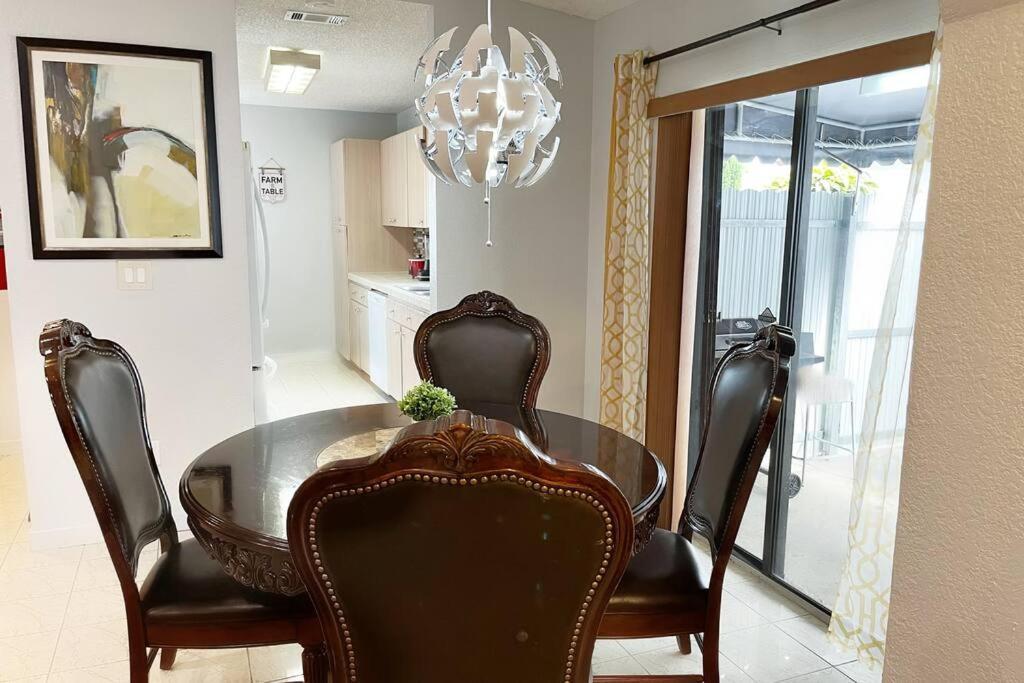 Amazing & Cozy Duplex Near Zoo Miami ! Villa Eksteriør bilde